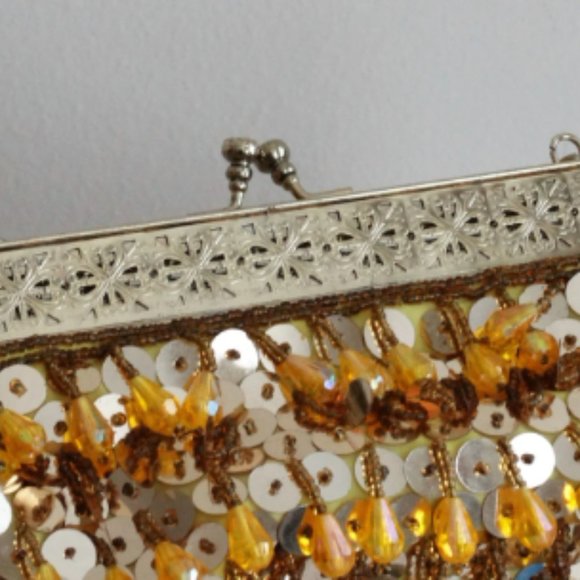 Vintage Gold Sequin Beaded Purse Made in Hon Kong Long Chain - Picture 5 of 5